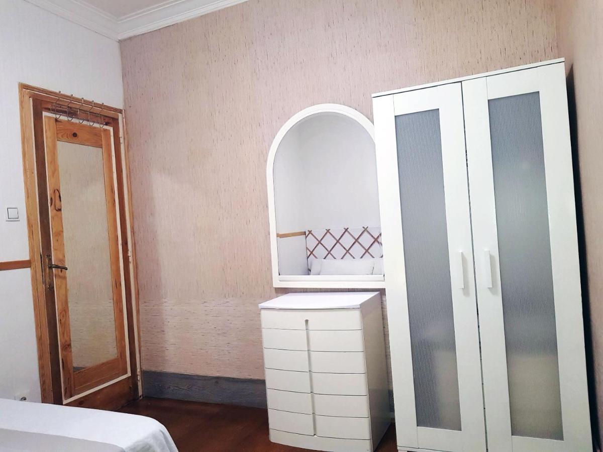 Apartament Sagrada Familia Bed & Breakfast Барселона Екстериор снимка